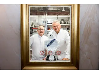 Les Trois Rois Cheval Blanc by Peter Knogl Portrait